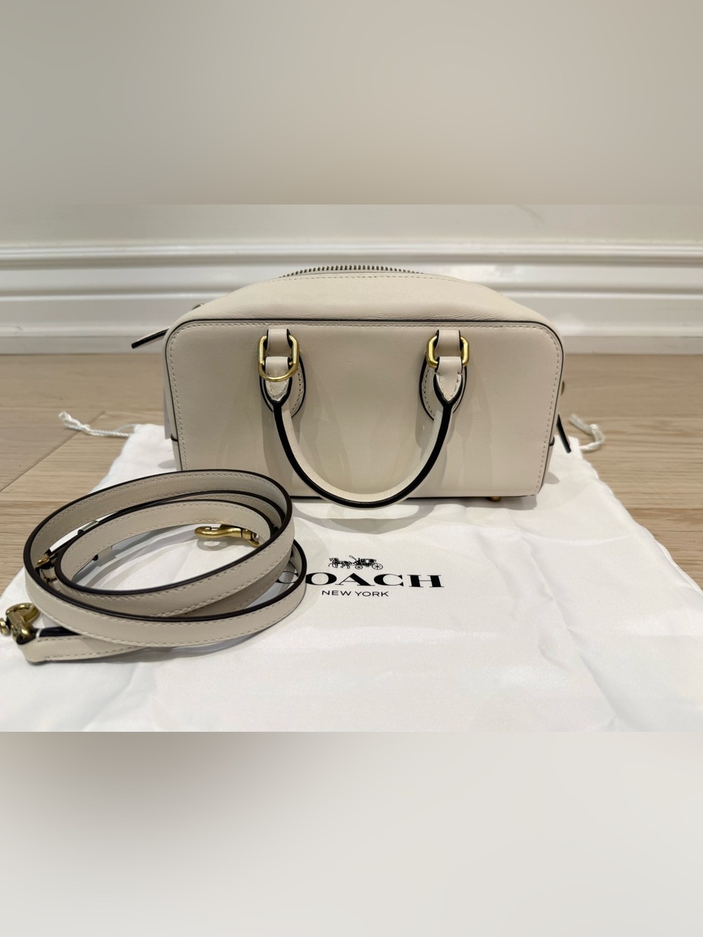 BNWT COACH Bowery Satchel 22 in Chalk - Picture 2 of 3